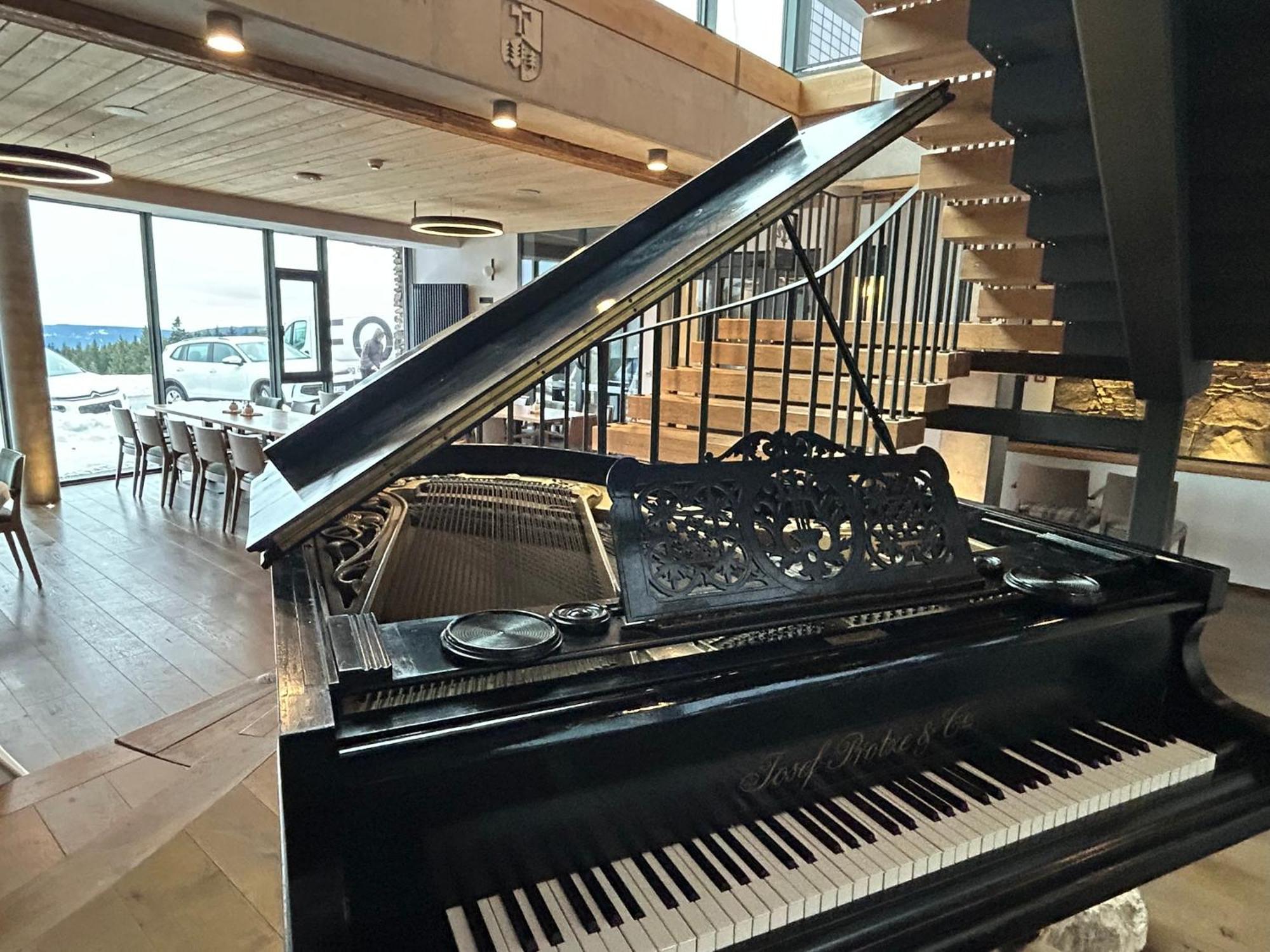 Resort Sv. František - Hotel Erlebachova Bouda Špindlerŭv Mlýn Buitenkant foto
