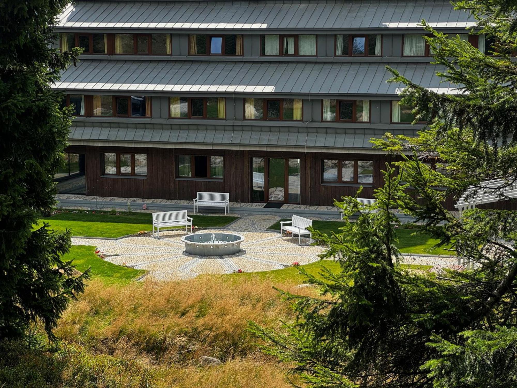 Resort Sv. František - Hotel Erlebachova Bouda Špindlerŭv Mlýn Buitenkant foto